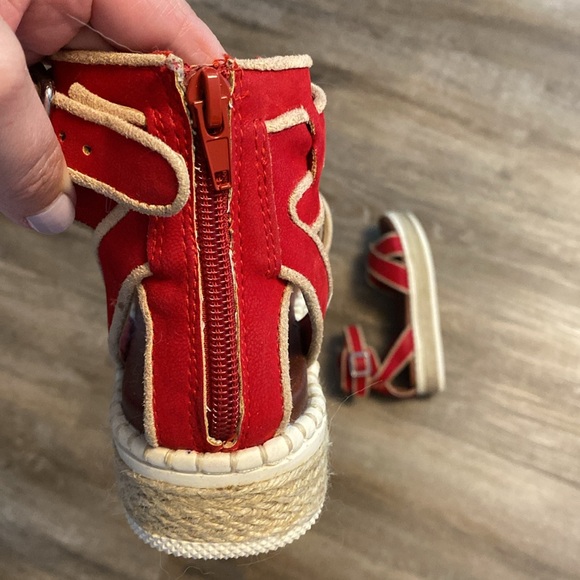 Red sandals - Picture 3 of 4